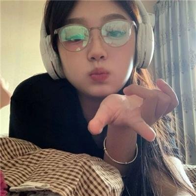 独自在夜晚的海边